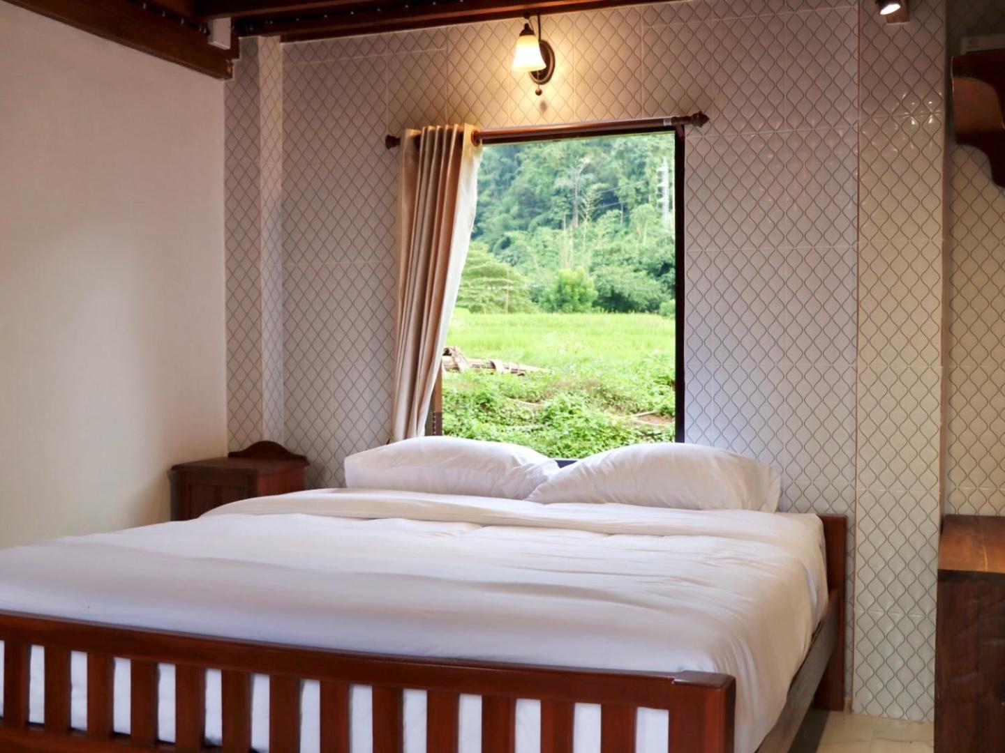 Готель Ban Kaew Mo Ra Glamping & Restaurant Pang Mapha Екстер'єр фото