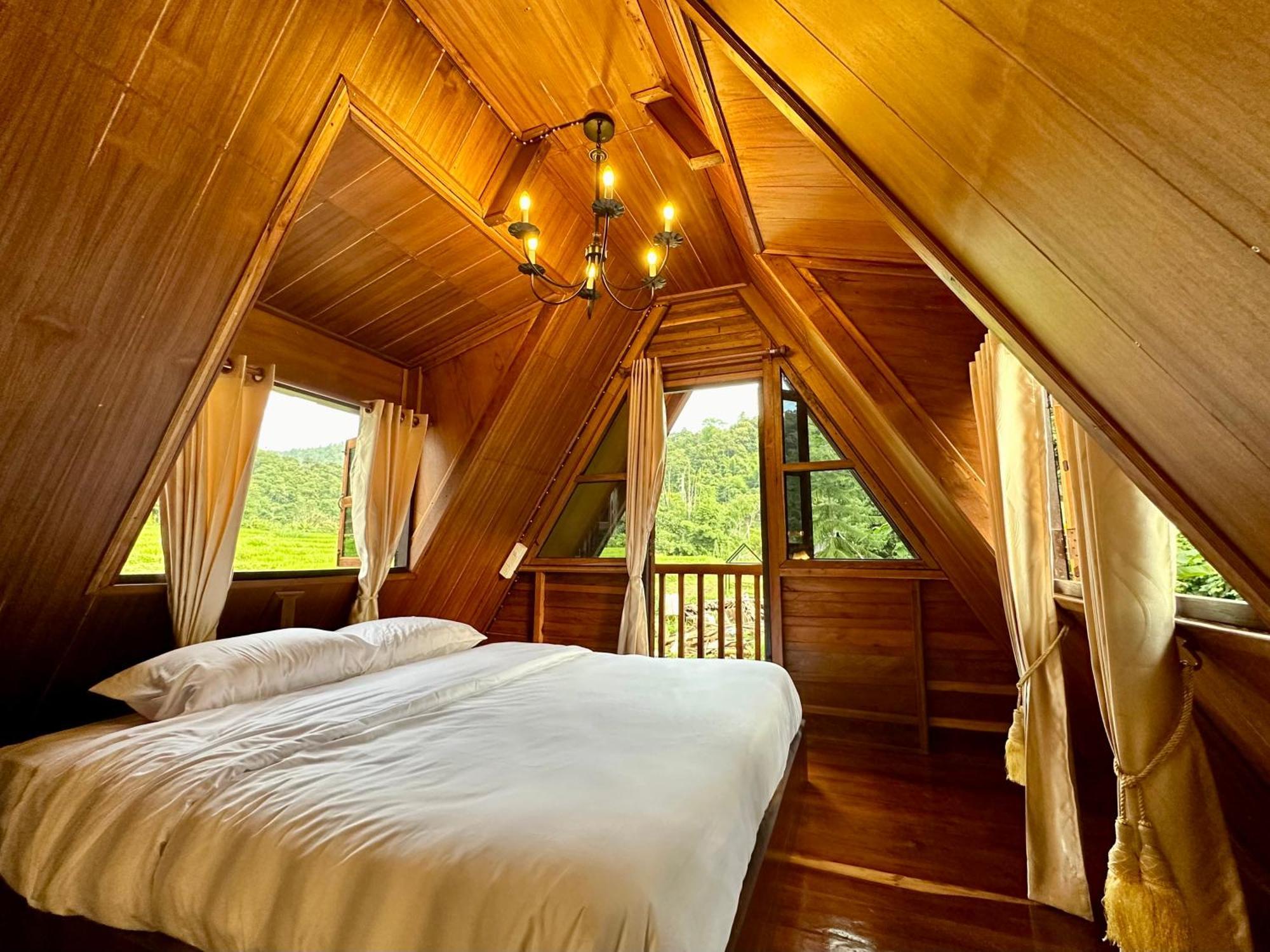 Готель Ban Kaew Mo Ra Glamping & Restaurant Pang Mapha Екстер'єр фото