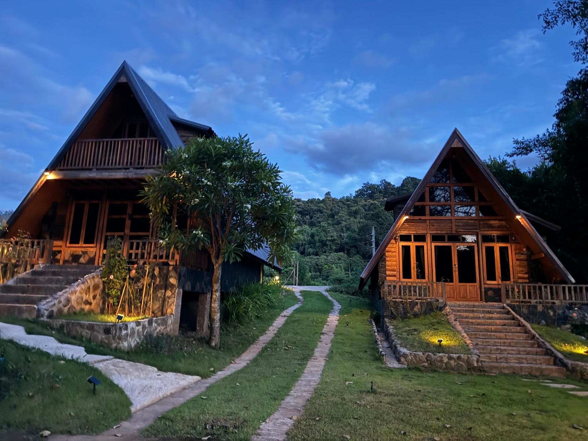 Готель Ban Kaew Mo Ra Glamping & Restaurant Pang Mapha Екстер'єр фото