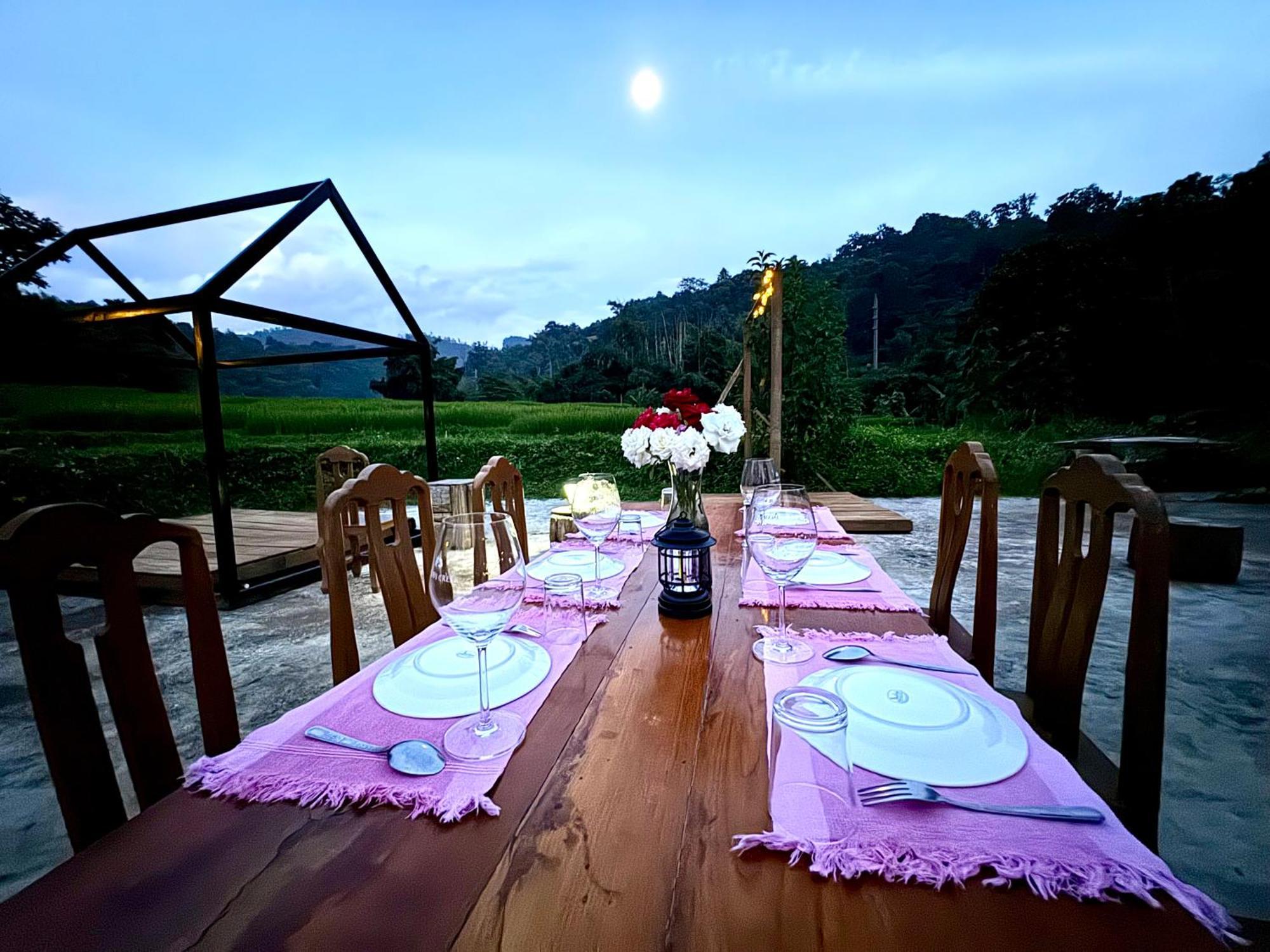 Готель Ban Kaew Mo Ra Glamping & Restaurant Pang Mapha Екстер'єр фото