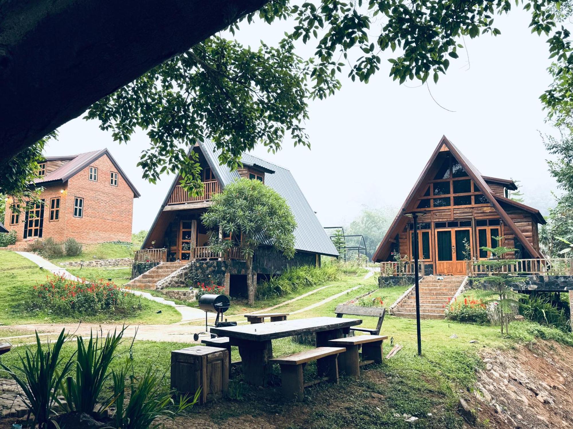 Готель Ban Kaew Mo Ra Glamping & Restaurant Pang Mapha Екстер'єр фото