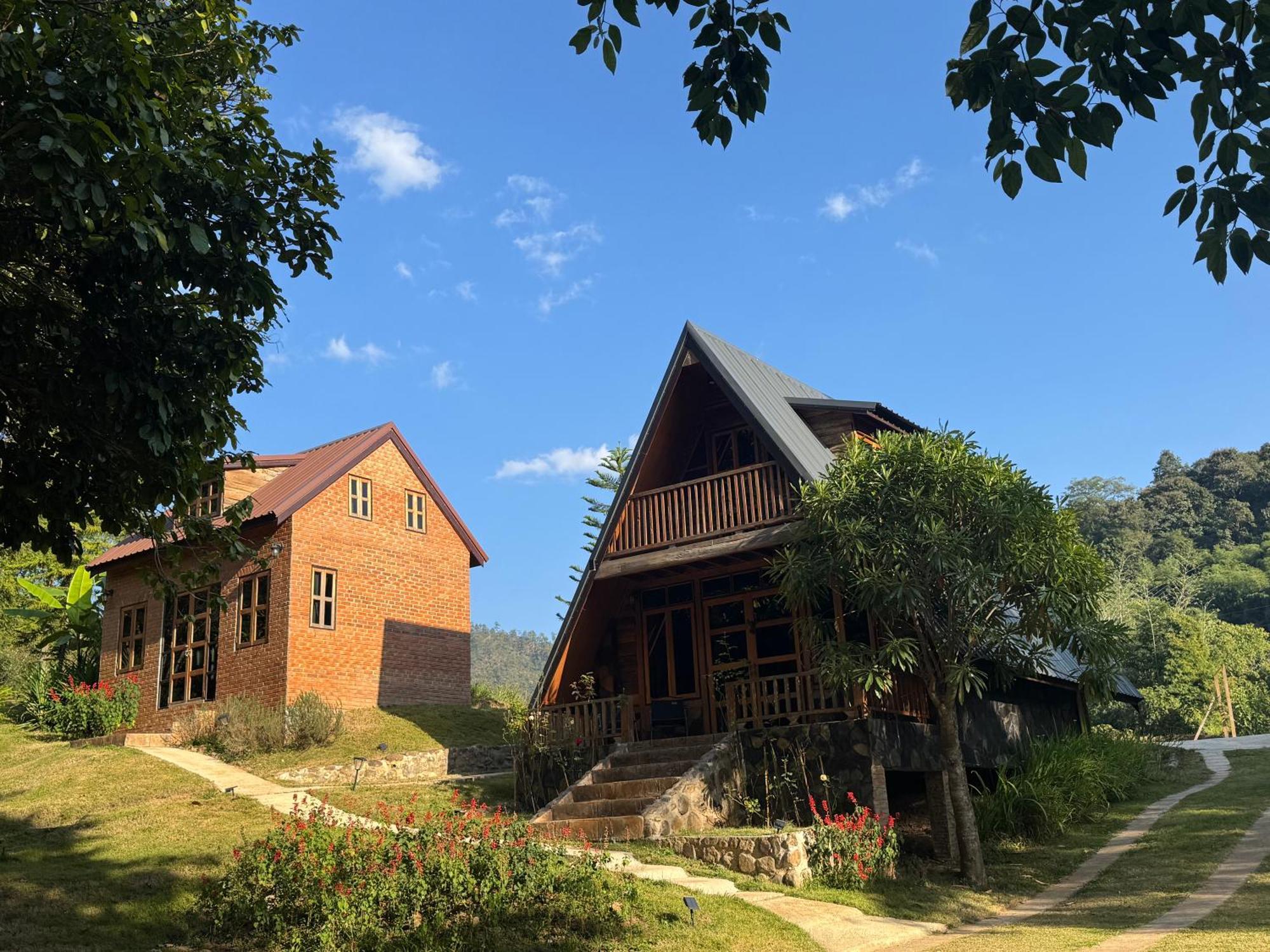 Готель Ban Kaew Mo Ra Glamping & Restaurant Pang Mapha Екстер'єр фото