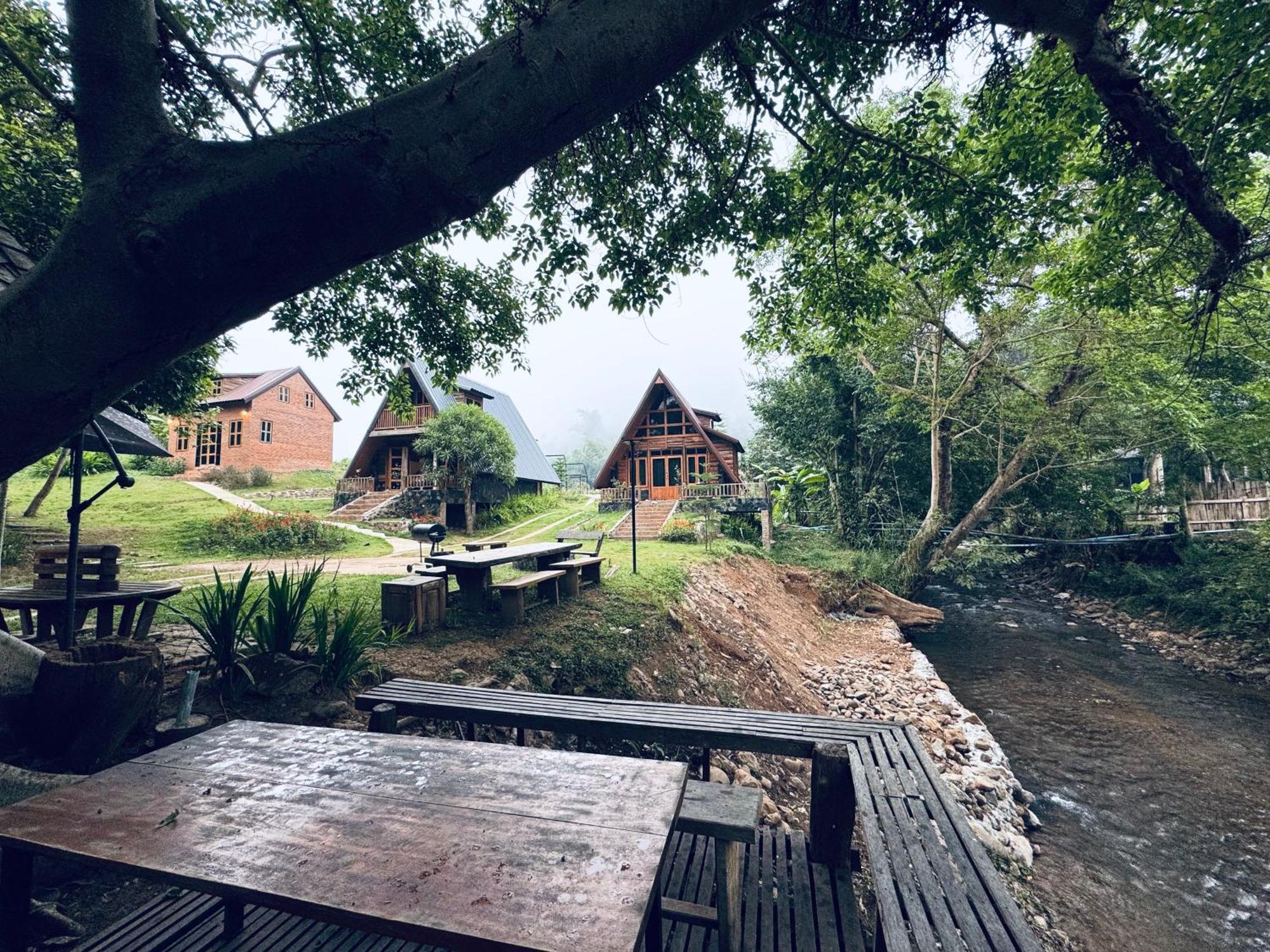 Готель Ban Kaew Mo Ra Glamping & Restaurant Pang Mapha Екстер'єр фото