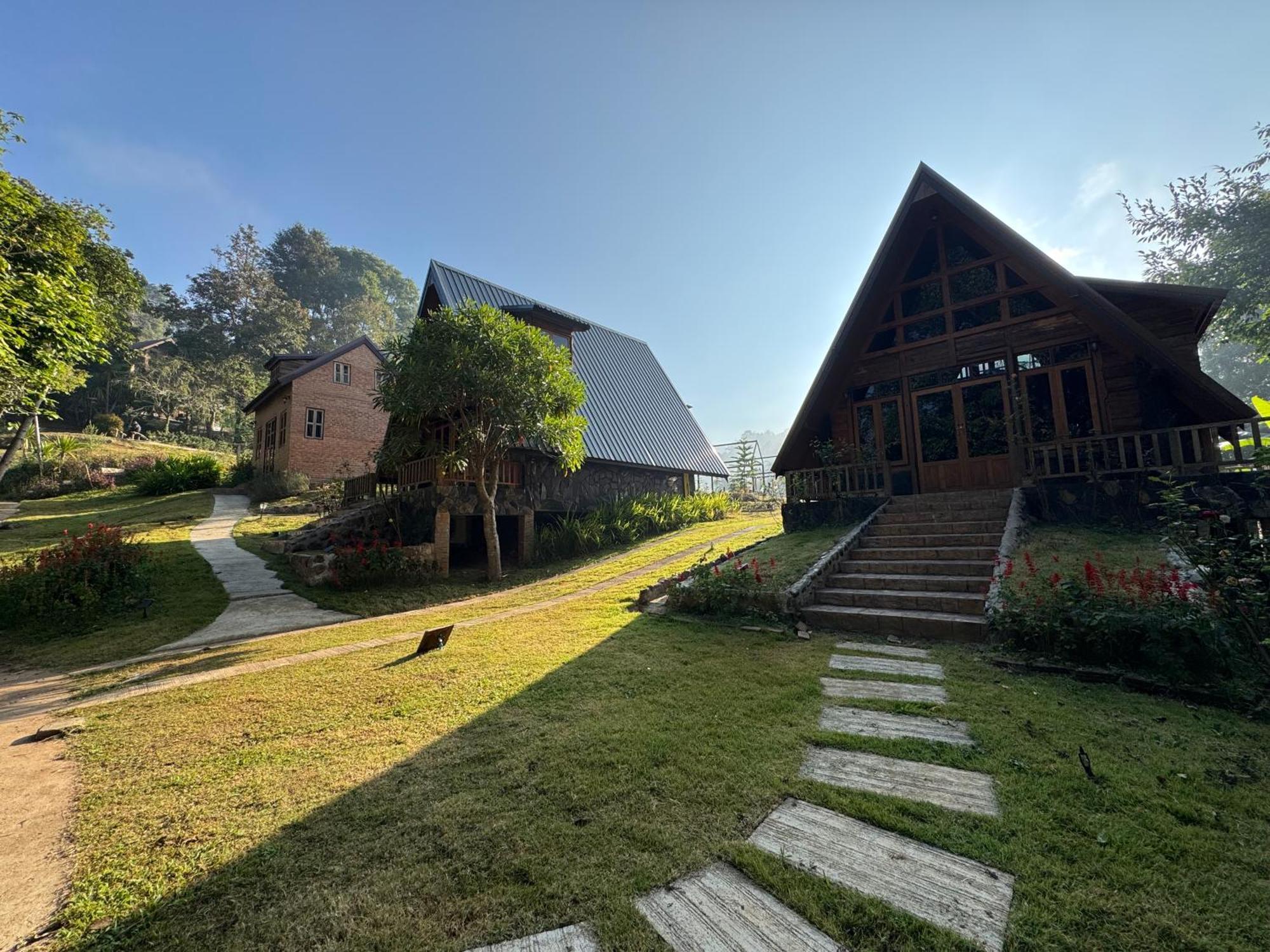 Готель Ban Kaew Mo Ra Glamping & Restaurant Pang Mapha Екстер'єр фото