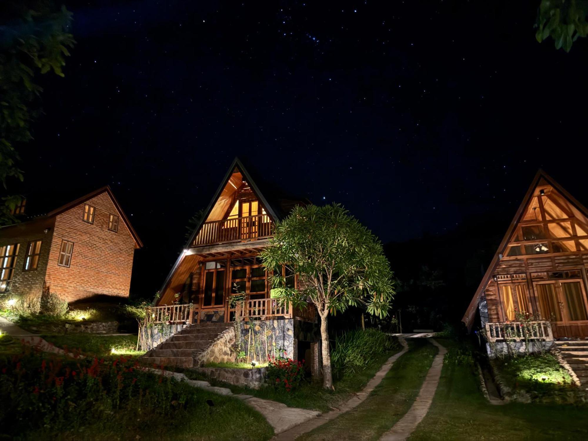 Готель Ban Kaew Mo Ra Glamping & Restaurant Pang Mapha Екстер'єр фото